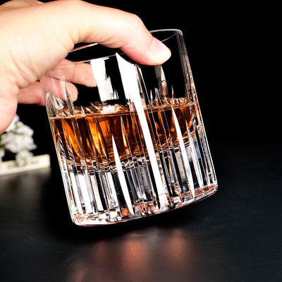 Vaso de Whiskey de Cristal Tallado a Mano - Diseño Lujo Ligero con Boca Ancha - Image 4
