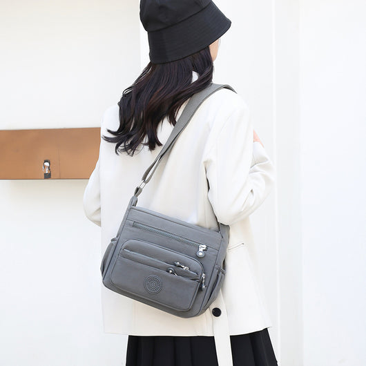 Bolsa Crossbody de Nylon Ligera con Gran Capacidad - Image 3