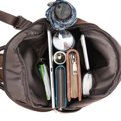 Mochila de Cuero Genuino Retro para Mujer - Diseño Artesanal con Remaches, Gran Capacidad y Estilo Vintage - Image 9