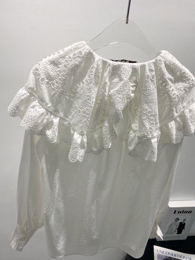 Camisa Blanca de Lino con Solapa Ancha y Bordado Retro de Loto Calado - Image 9
