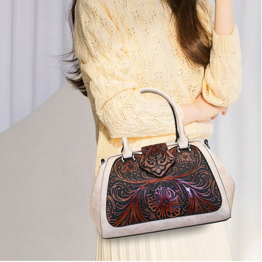 Bolso de Cuero Artesanal Tallado para Mujer con Diseño Asimétrico
