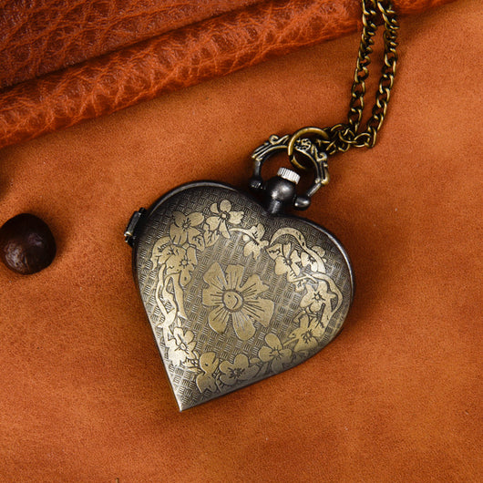 Reloj de Bolsillo Retro Cuarzo Corazón Hueco con Diamantes - Image 5