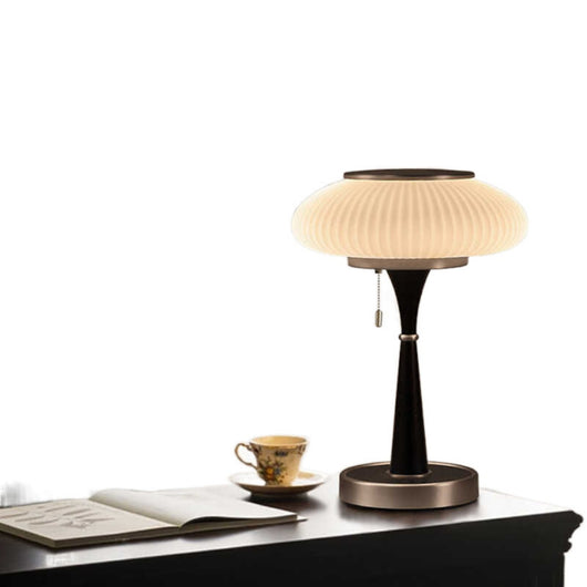 Lámpara de Escritorio Estilo Retro Americano en Madera Maciza - Image 4
