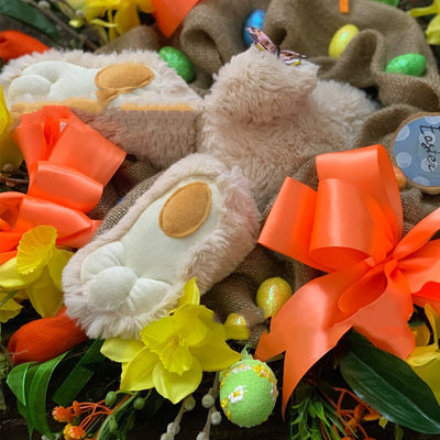 Guirnalda Decorativa Pascual con Conejos, Zanahorias y Huevos - Image 6