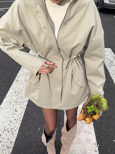 Chaqueta Cortavientos Cuello Alto con Cintura Ajustable - Image 23