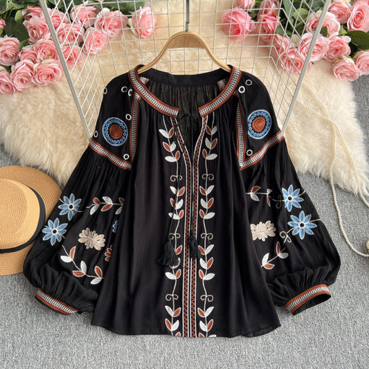 Blusa Elegante con Bordados y Mangas Farol con Cordones - Image 2