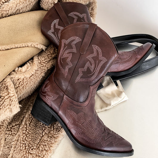 Botas Martin Cortas de Cuero Grabado para Mujer - Image 5