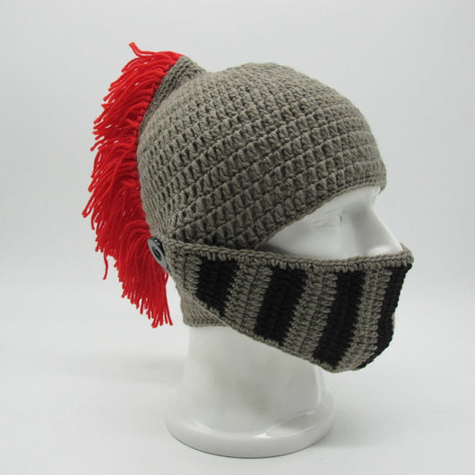 Sombrero Guerrero Tejido a Mano - Diseño Casco Caballero Divertido - Image 9