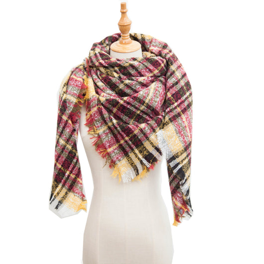 Chal Triangular Escocés para Otoño e Invierno - Amplio y Versátil - Image 7