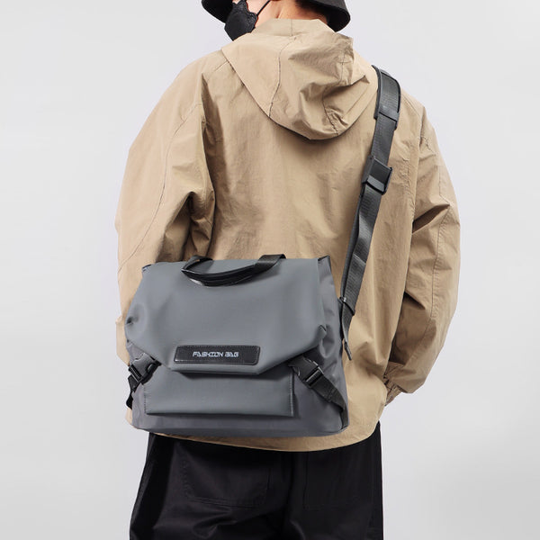Bolsa Crossbody Impermeable para Ciclismo y Viajes - Compacta y Resistente