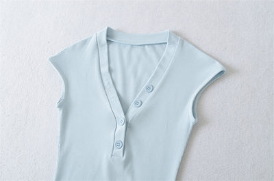 Playera Cuello V Ajustada de Manga Corta - Diseño Moderno y Favorecedor - Image 49