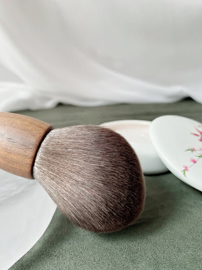 Brocha de Maquillaje con Fibra de Nogal - Image 6