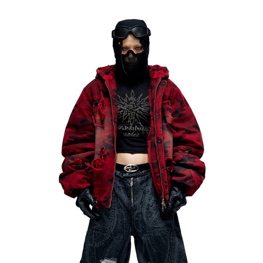 Chaqueta Roja de Algodón Desgarrado con Capucha y Cuadros Perforados - Image 2