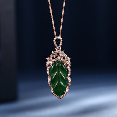 Collar de Jade con Ramas Doradas y Hojas de Jade Natural - Image 3