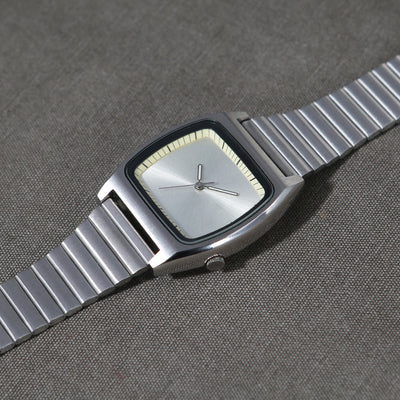 Reloj de Pulsera Minimalista Cuadrado sin Logo - Diseño Versátil - Image 36