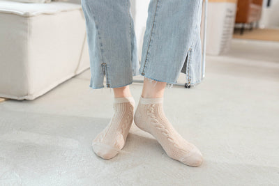 Calcetines de Malla Jacquard Ultrafinos para Mujer - Estilo Retro Ins - Image 21