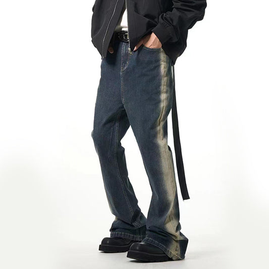 Jeans Acampanados con Degradado de Lavado Lateral