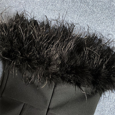 Jumpsuit Elegante con Detalle de Plumas y Diseño Ceñido - Image 16