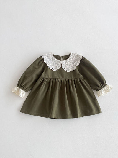 Vestido Princesa Niña con Cuello de Encaje y Solapas - Image 16