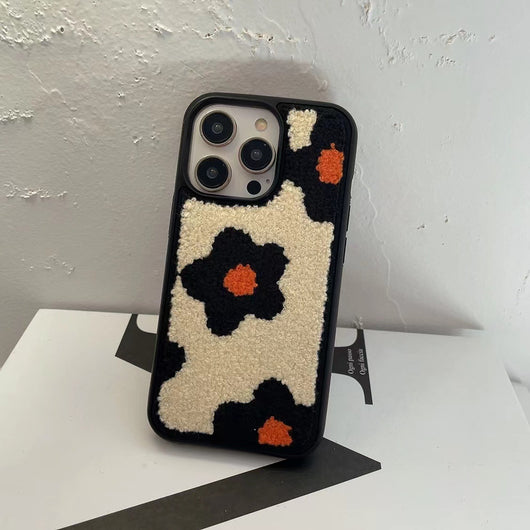Funda iPhone Floral Invierno Coreana Bordada de Felpa Suave - Image 18