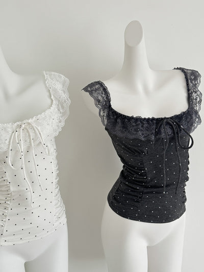 Blusa Crop Ajustada con Volantes, Encaje y Lunares - Manga Casquete - Image 6