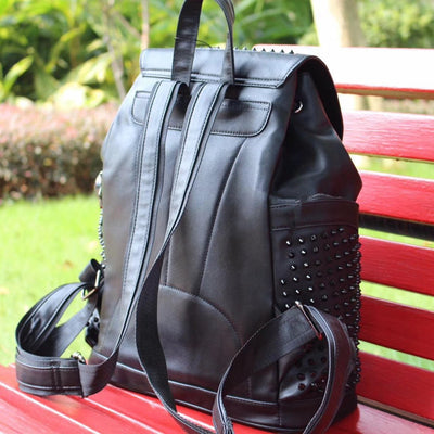 Mochila Urbana con Remaches - Estilo Versátil para Hombre y Mujer - Image 6