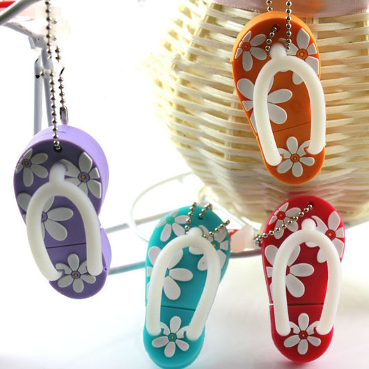 Zapatos de Playa Creativos con Diseño Personalizado y Memoria USB - Image 3