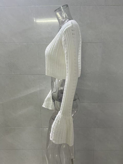 Blusa Corta Tejida con Mangas Acampanadas y Cortes Atrevidos - Image 26