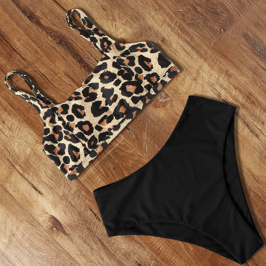 Black push-up bikini top with high-waisted bottoms featuring a white and red leopard print. - Image 49