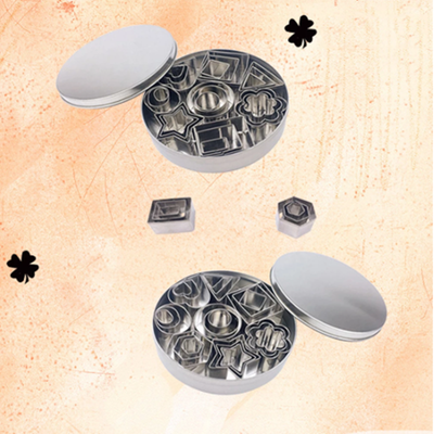 Juego de 24 Moldes para Galletas en Acero Inoxidable - Image 8