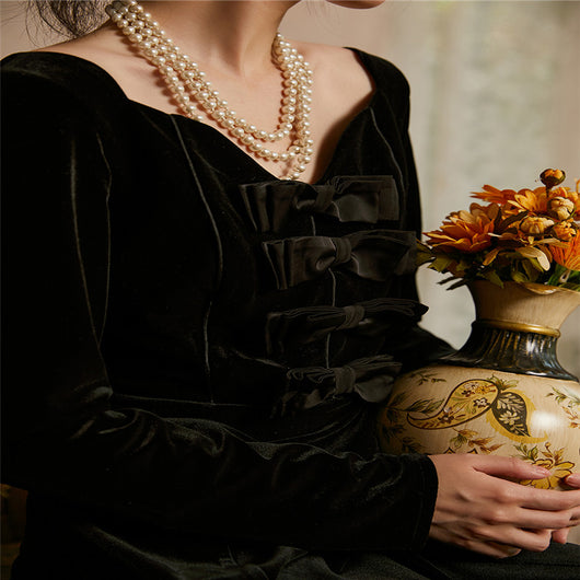Vestido Retro de Terciopelo Negro con Aberturas Elegantes - Image 12