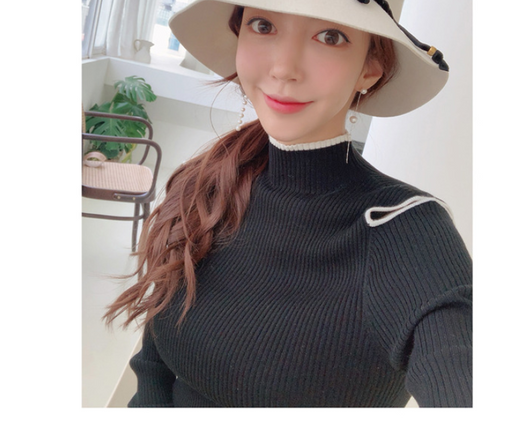 Vestido Suéter Tejido con Escote Cruzado y Cordones - Image 12