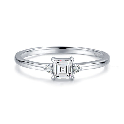 Anillo de Plata Esterlina con Circonita Cuadrada y Detalles Dulces - Image 10