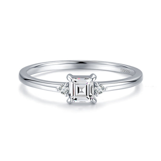 Anillo de Plata Esterlina con Circonita Cuadrada y Detalles Dulces - Image 10