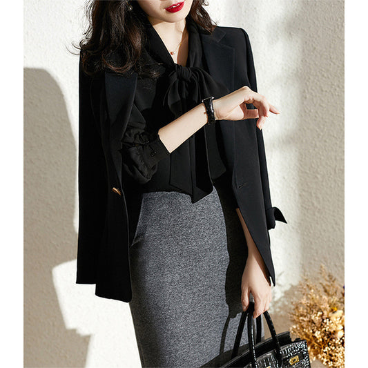 Blusa Profesional de Encaje y Gasa Elegante y Minimalista
