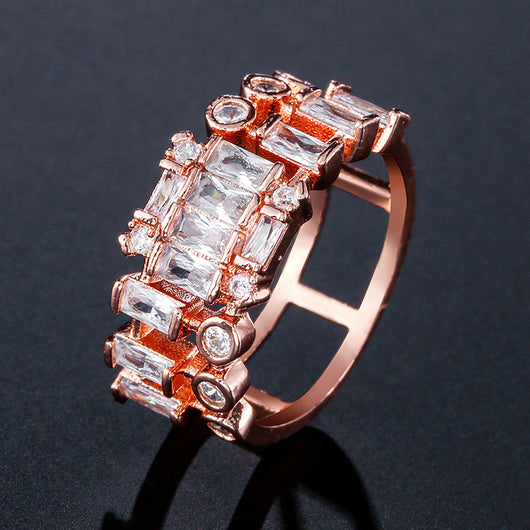 Anillo Hueco Dorado con Esmeralda - Montura Ajustable - Image 15