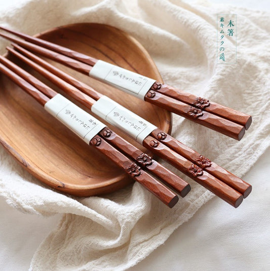Palillos de Madera Tallados a Mano con Estuche Portátil