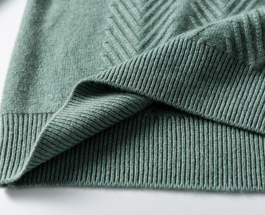 Suéter de Cachemira para Hombre con Cuello Alto y Jacquard - Image 20