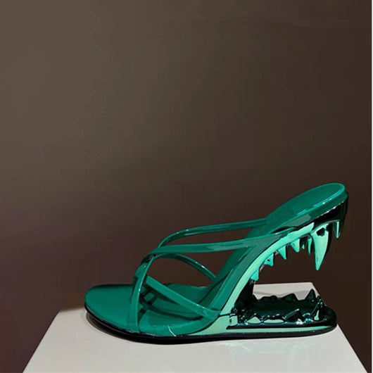 Sandalias de Tacón Alto con Detalles Metálicos Afilados - Image 8