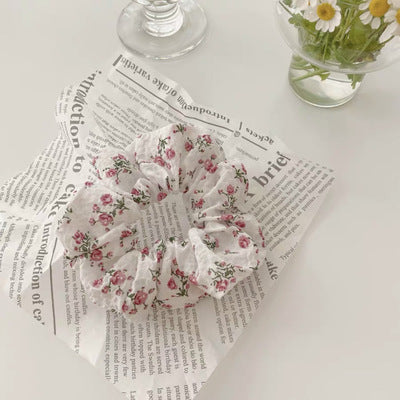 Cuerda para la Cabeza con Diseño Floral Calado - Image 6