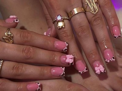 Set de 24 Uñas Postizas con Diseños de Mariposas, Flores y Estampado Vaca con Cristales - Image 24