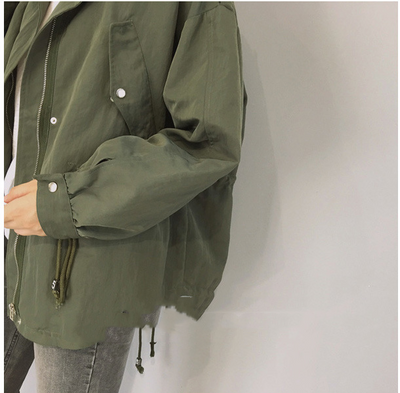 Chaqueta Corta Estilo Capa Suelta con Detalles de Herramientas - Image 12