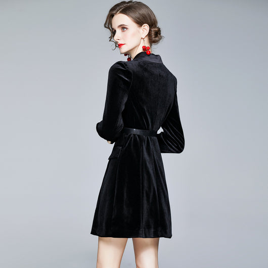 Abrigo Trench de Terciopelo Dorado con Cuello y Solapas, Manga Larga y Doble Botonadura - Image 12