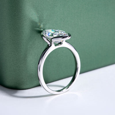 Anillo de Moissanita Marquesa de 3 Quilates con Semihalo - Image 3