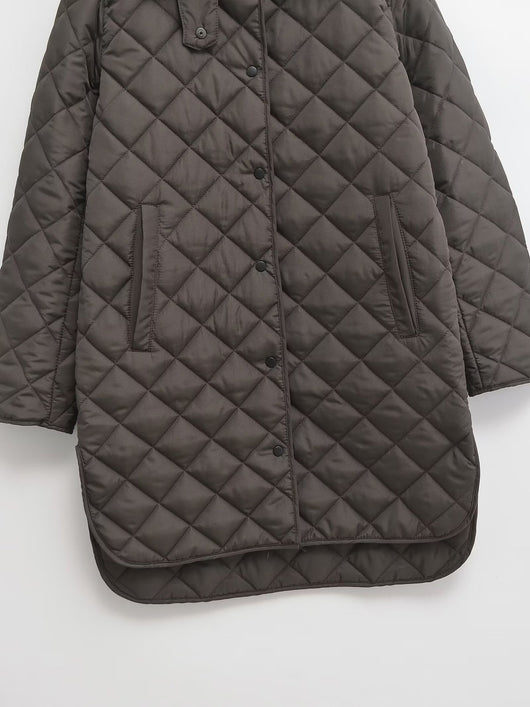 Abrigo Acolchado para Mujer con Solapa y Diseño Rombo - Cálido y Versátil - Image 11