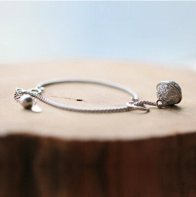 Pulsera Colgante Calada en Plata 925 con Diseño de Campana - Image 3