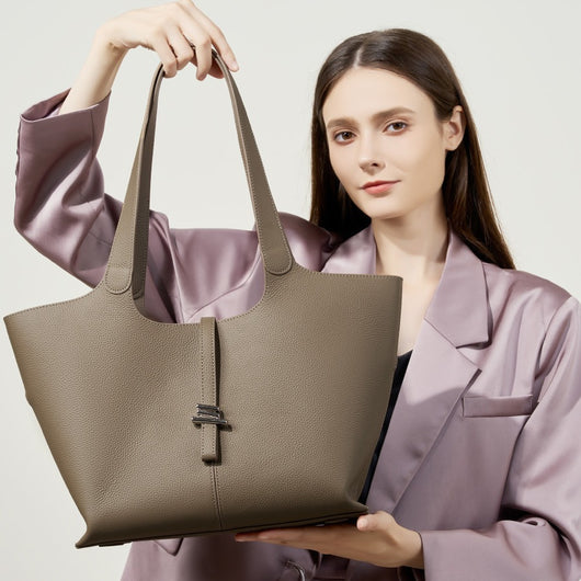 Bolso Bandolera Portátil de Cuero Genuino con Detalles Artesanales