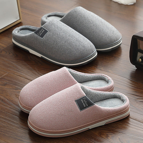 Pantuflas de Descanso en Ante con Tacón Bajo
