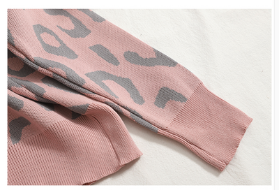 Conjunto Tres Piezas Estampado Leopardo con Chaleco y Cardigan con Capucha - Image 22