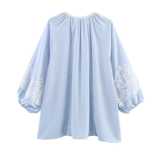 Blusa Elegante con Encaje y Mangas Linterna - Image 2